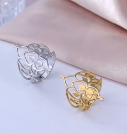 Anillo flor de loto plateado